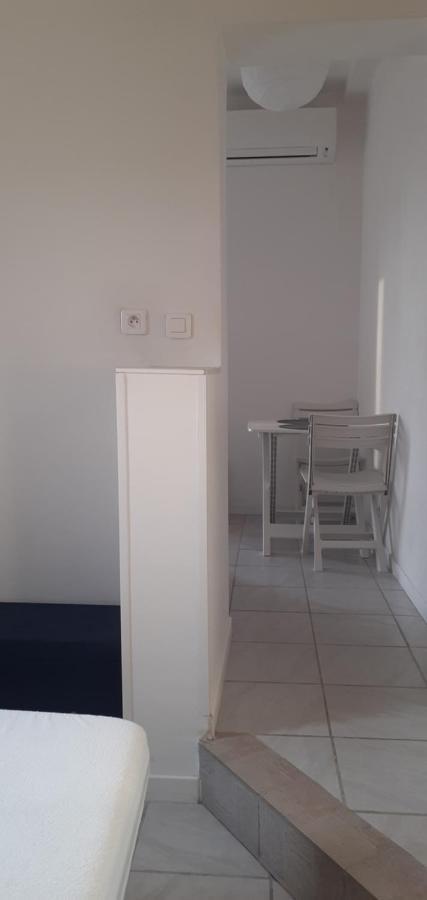 Apartmán Mas Vincent La Fare-les-Oliviers Exteriér fotografie