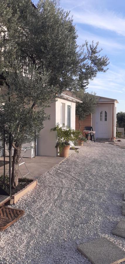 Apartmán Mas Vincent La Fare-les-Oliviers Exteriér fotografie