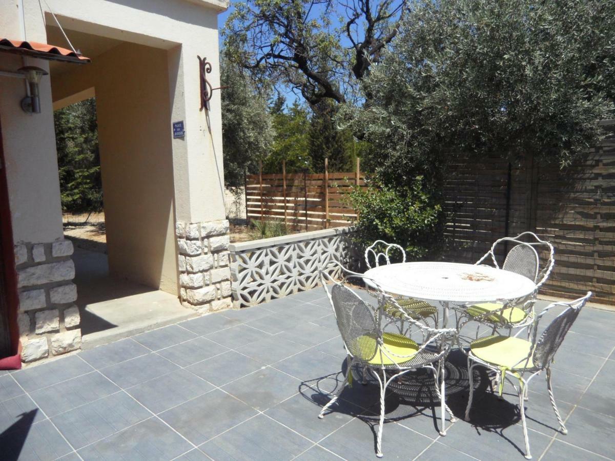 Apartmán Mas Vincent La Fare-les-Oliviers Exteriér fotografie